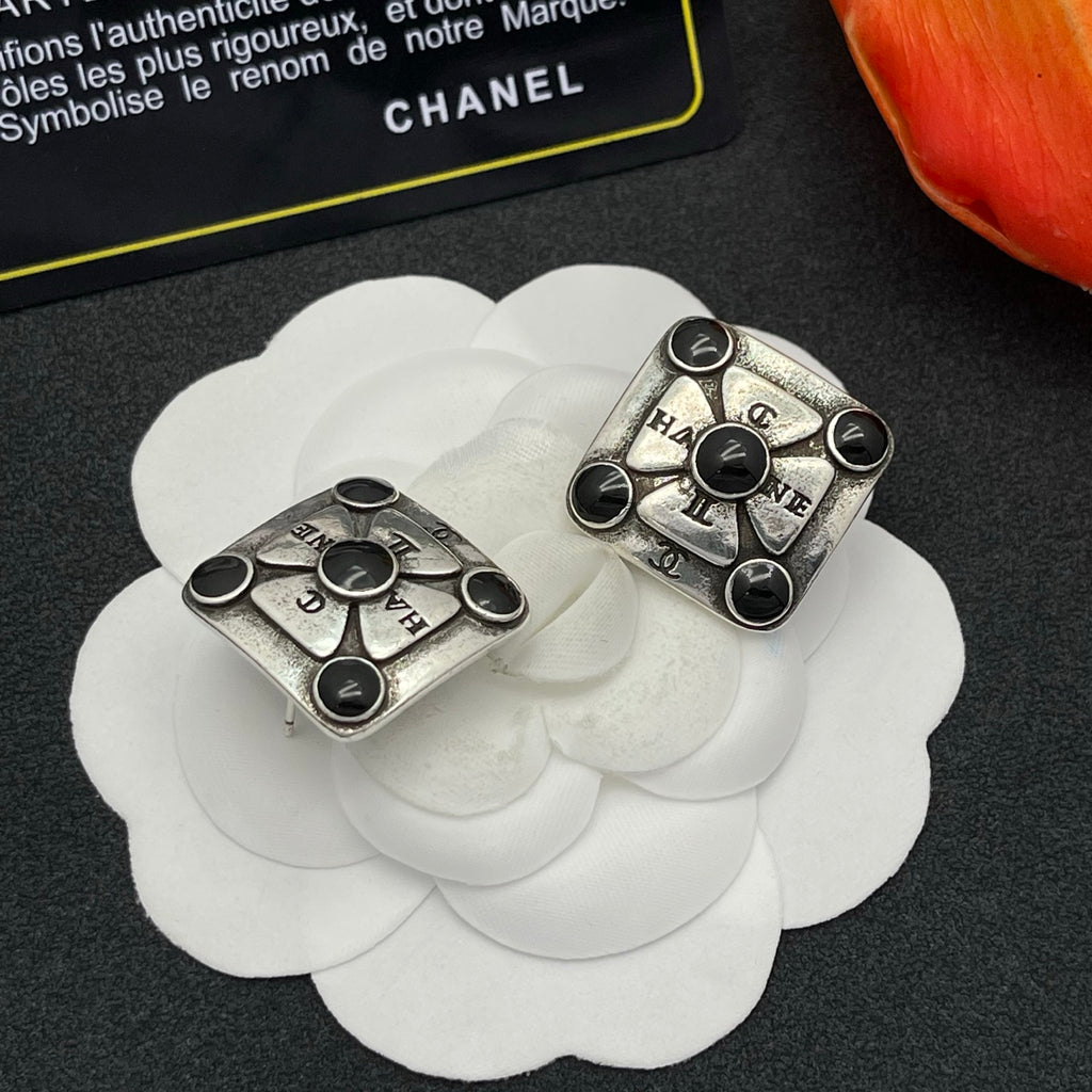 X1Z95C45E Popular Earrings