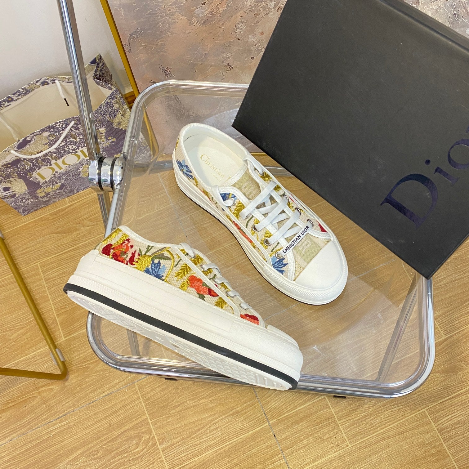 Z1XD67 Popular shoes