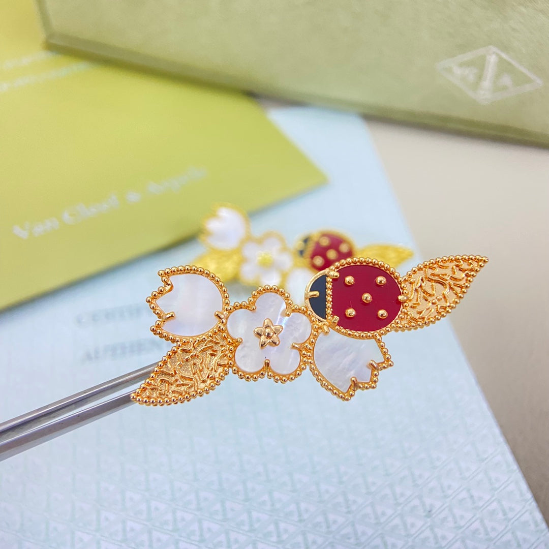 X1Z55VA66X Popular Brooch