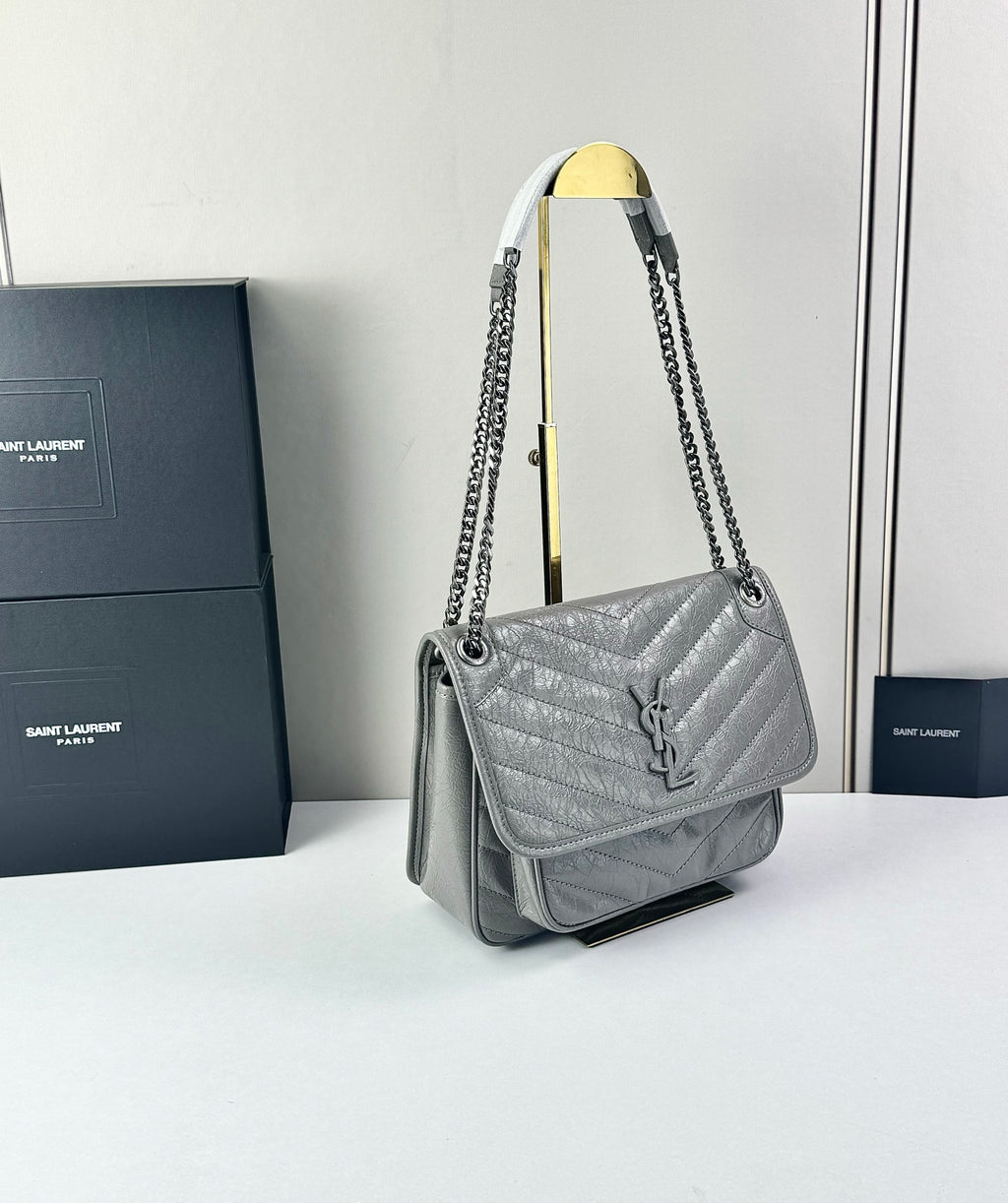 B1R76SL16 Popular leather bag
