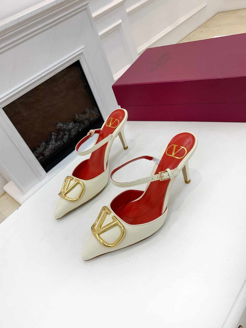 Z2YVL28 Popular leather  High heels