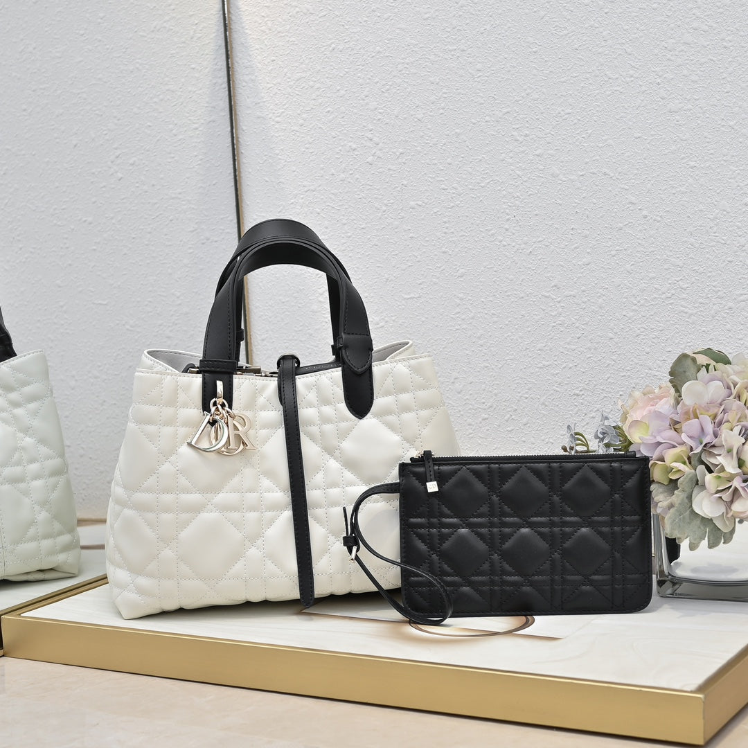 B1R76D40 Popular leather bag