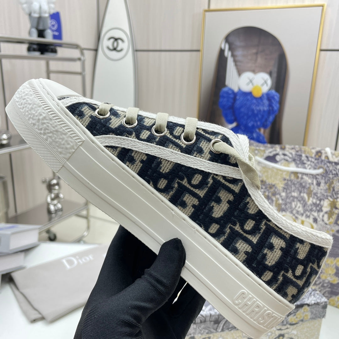 Z1XD65 Popular shoes