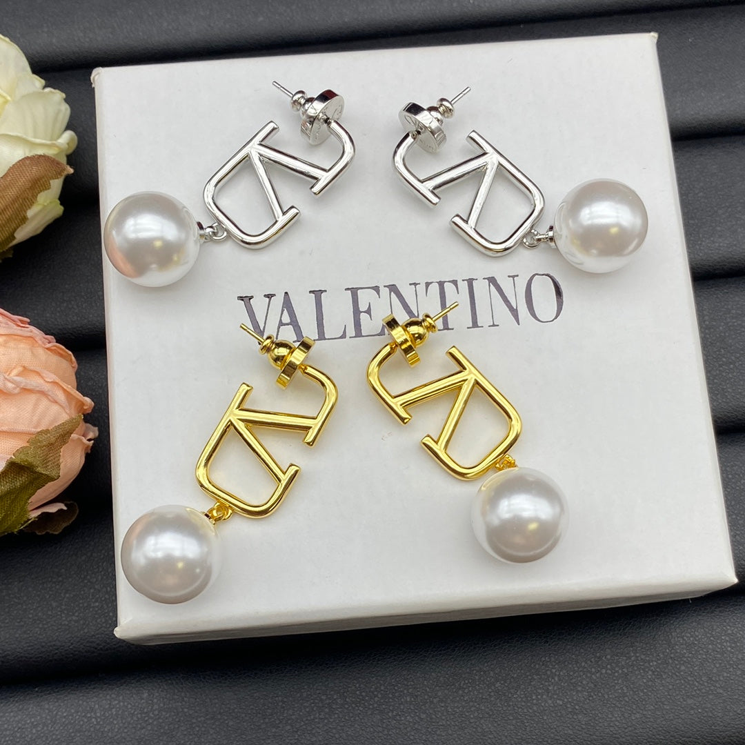 X1Z94VL712E Popular Earrings
