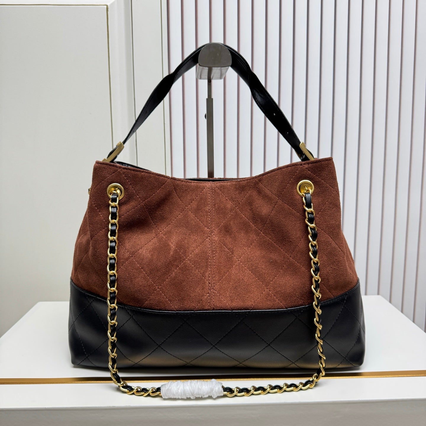 B1P46C17 Popular leather bag