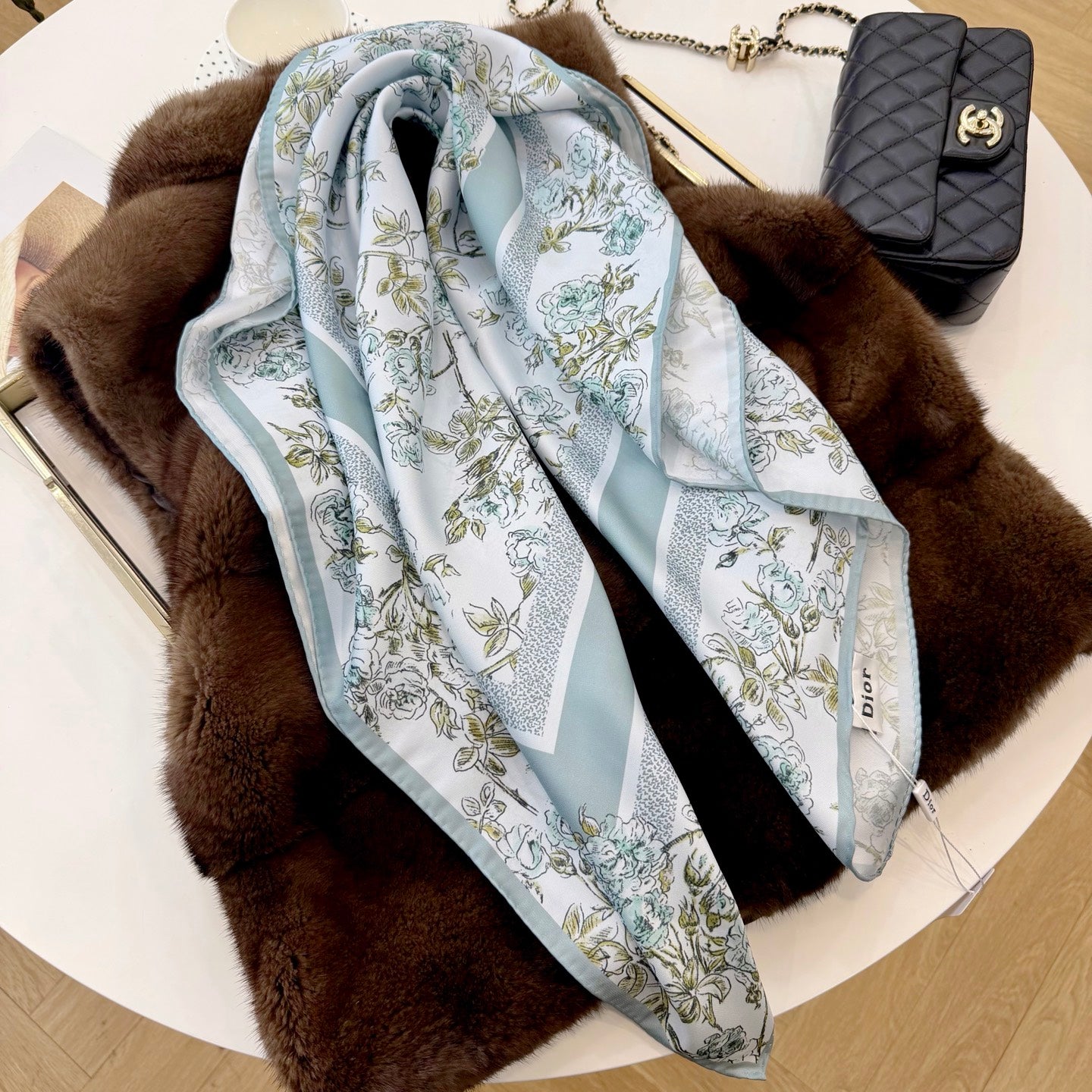 W1N36D17 Popular Silk Scarve