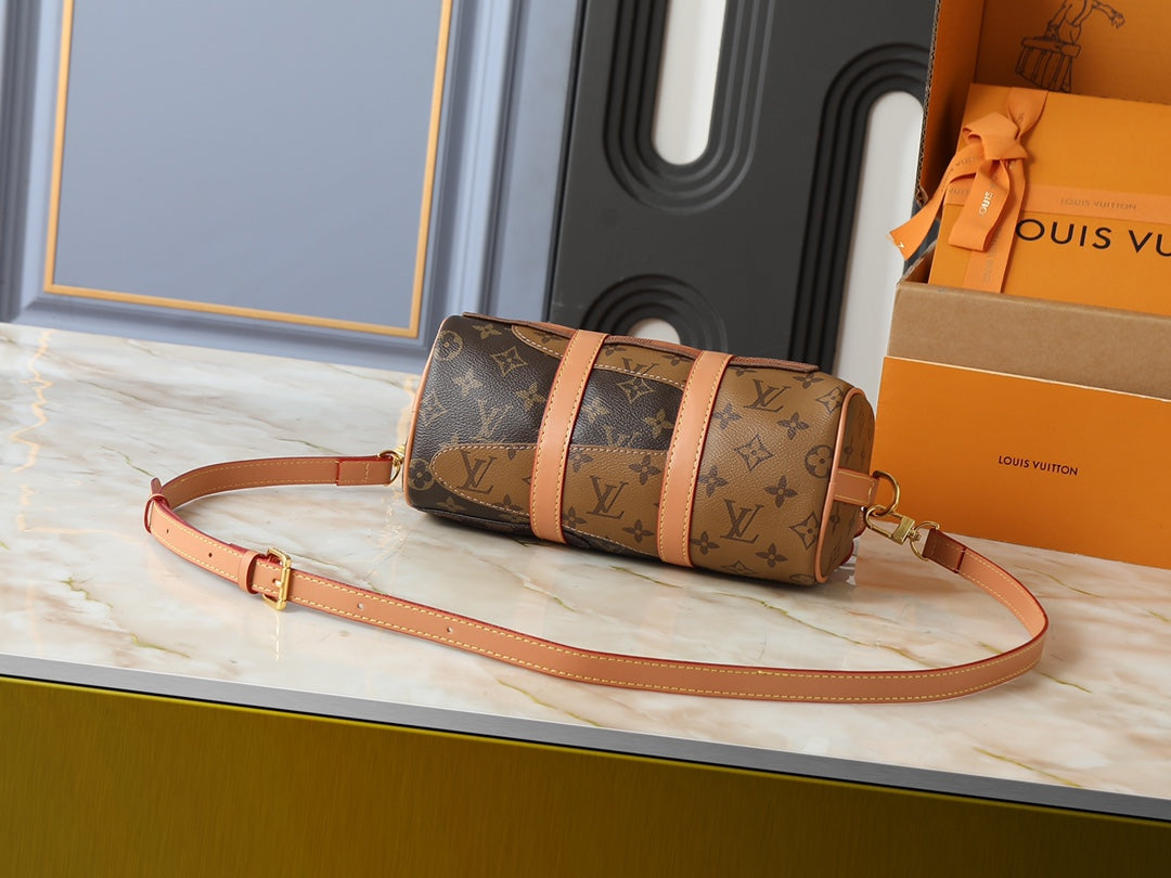 B1P46E31 Popular leather bag
