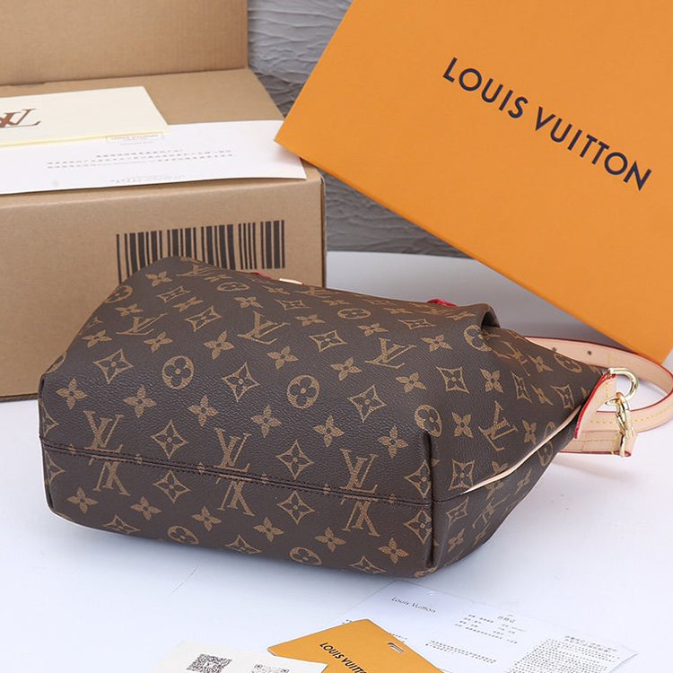 B1P20E7 Popular  leather bag 