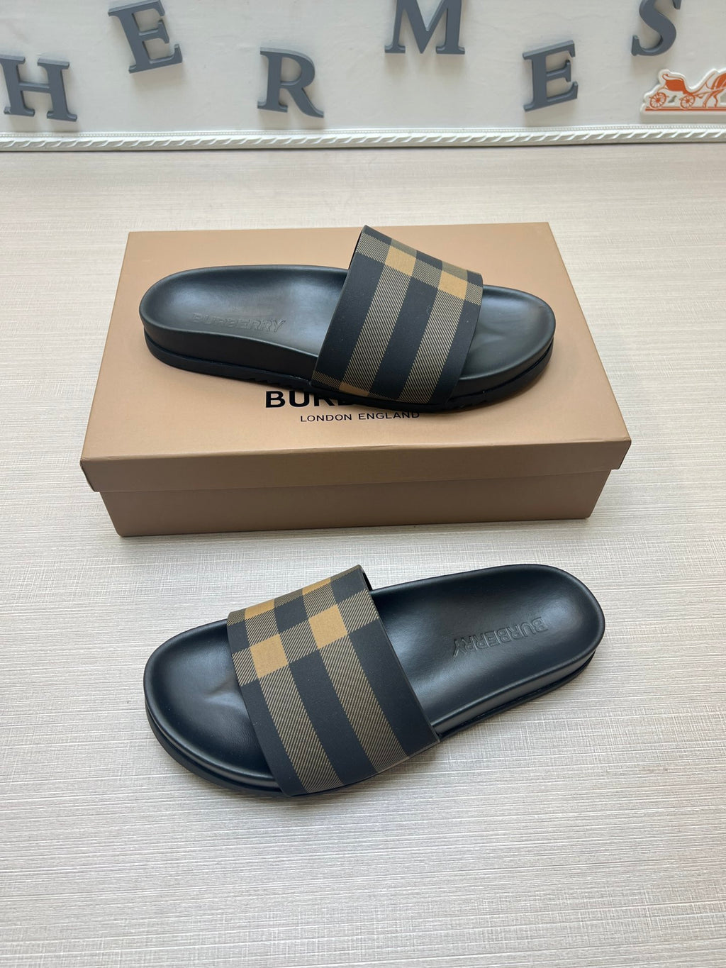 Z5ZR119 Popular slippers
