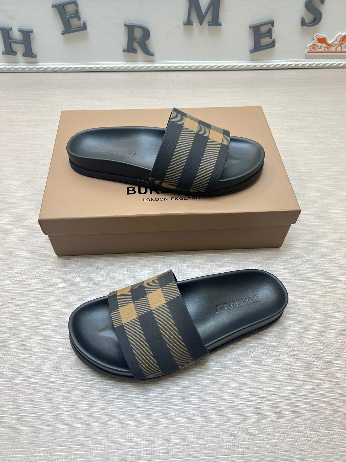 Z5ZR119 Popular slippers