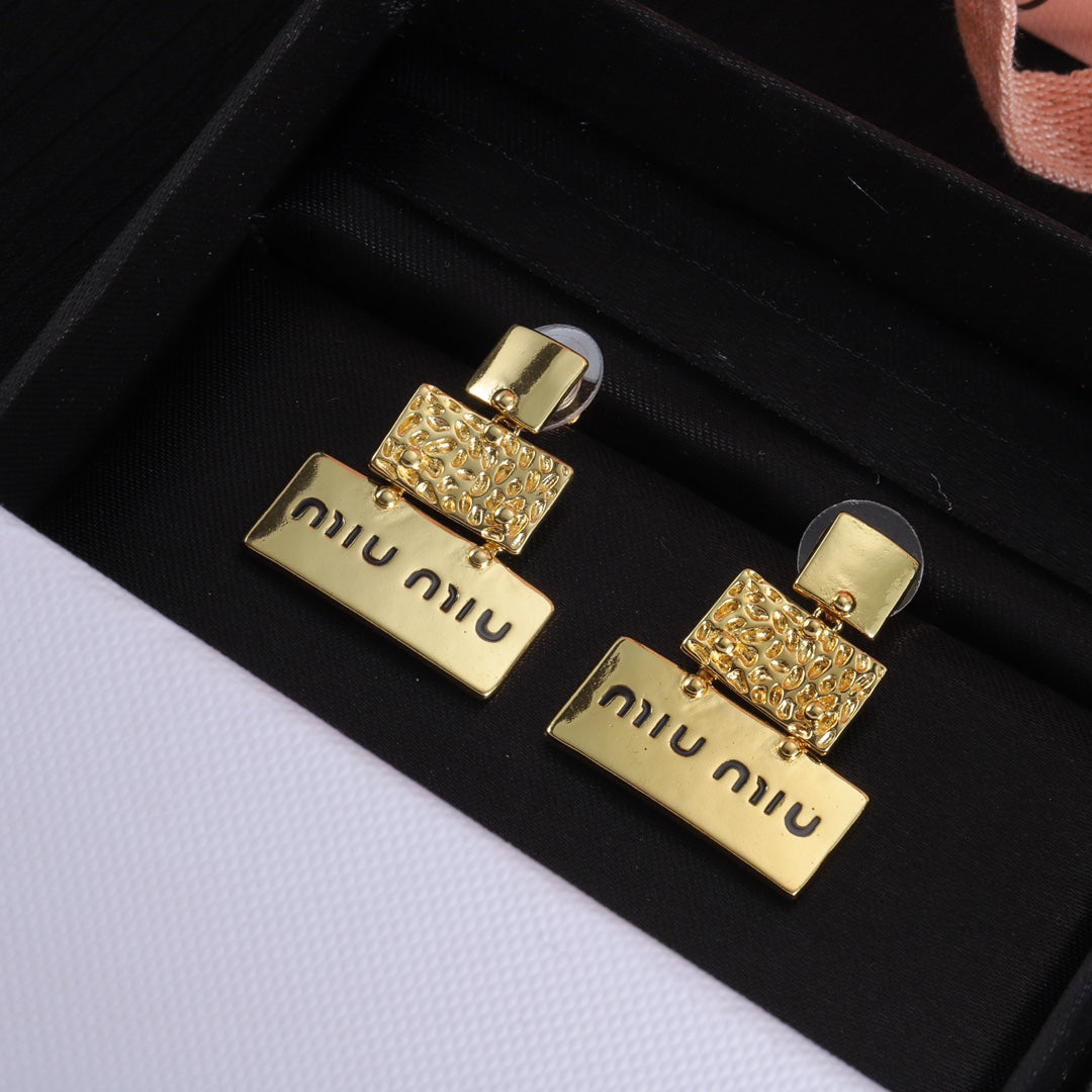 X1Z94A524E Popular  Earrings