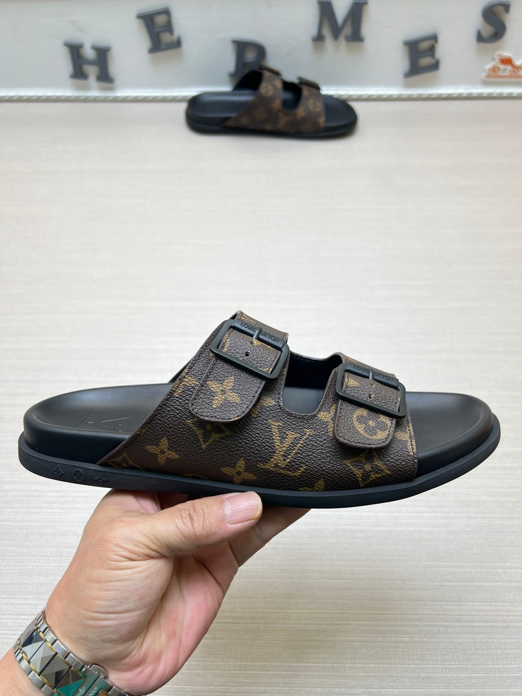 Z5ZE57 Popular slippers