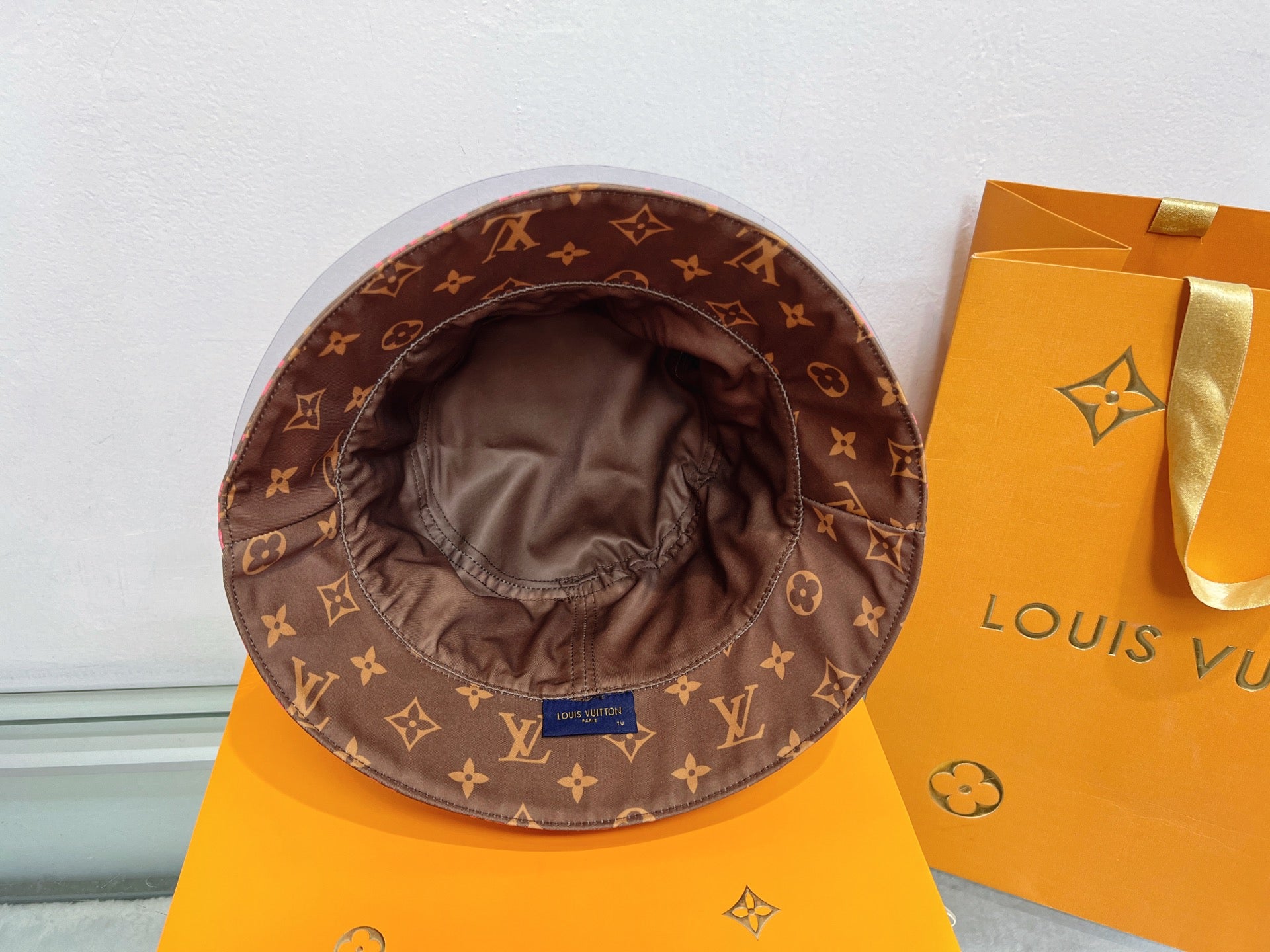 M1R76E23 Popular double-sided hat that can be worn