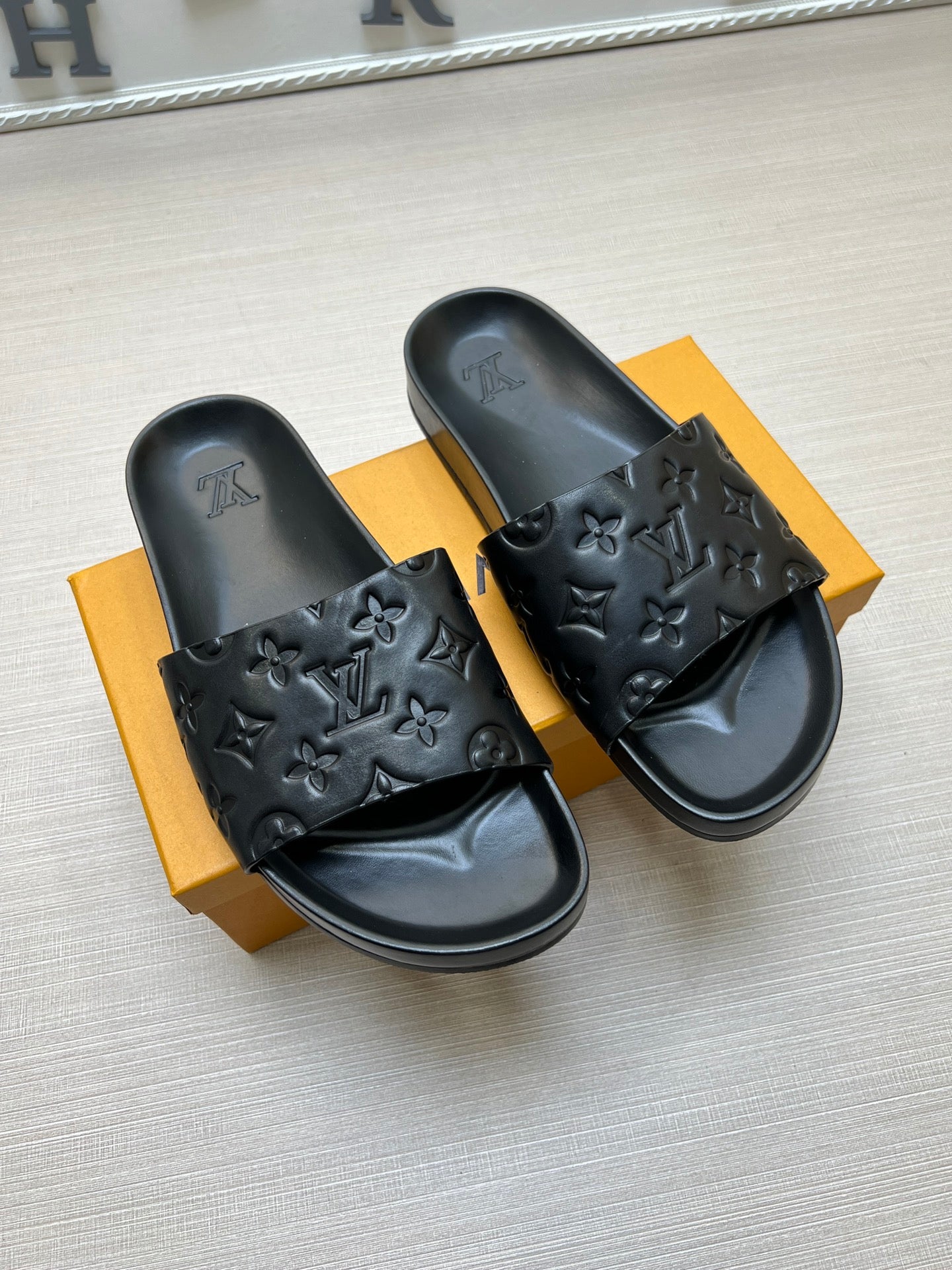 Z5ZE84 Popular slippers