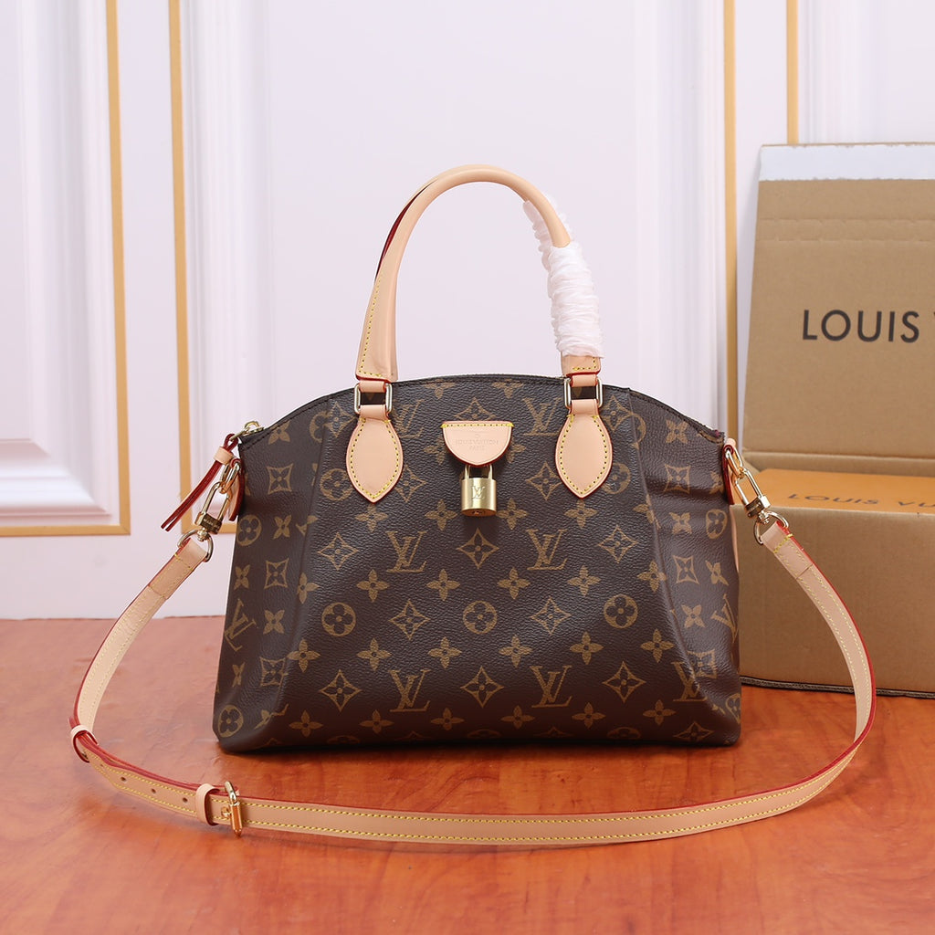 B12X43E126 Popular leather bag 