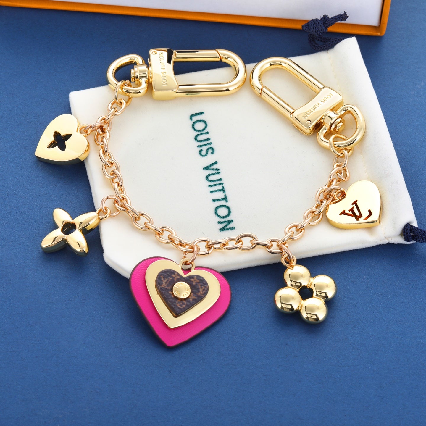 A1Z105E16 Popular bag 's charms accessories