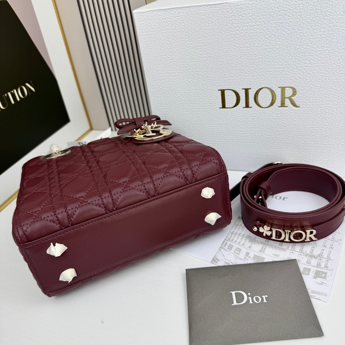 B1N36D23 Popular leather Purse bag