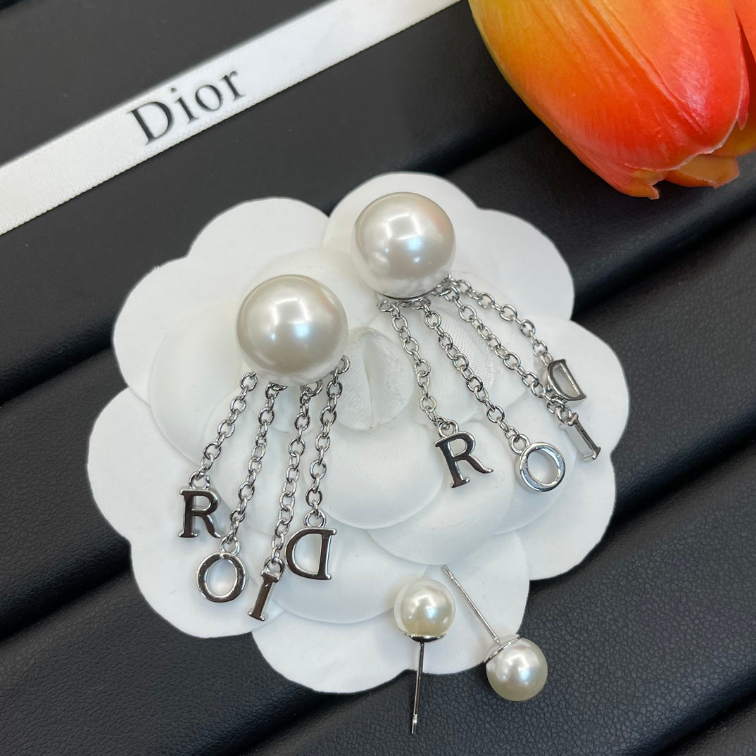 X1Z94D675E Popular Earrings