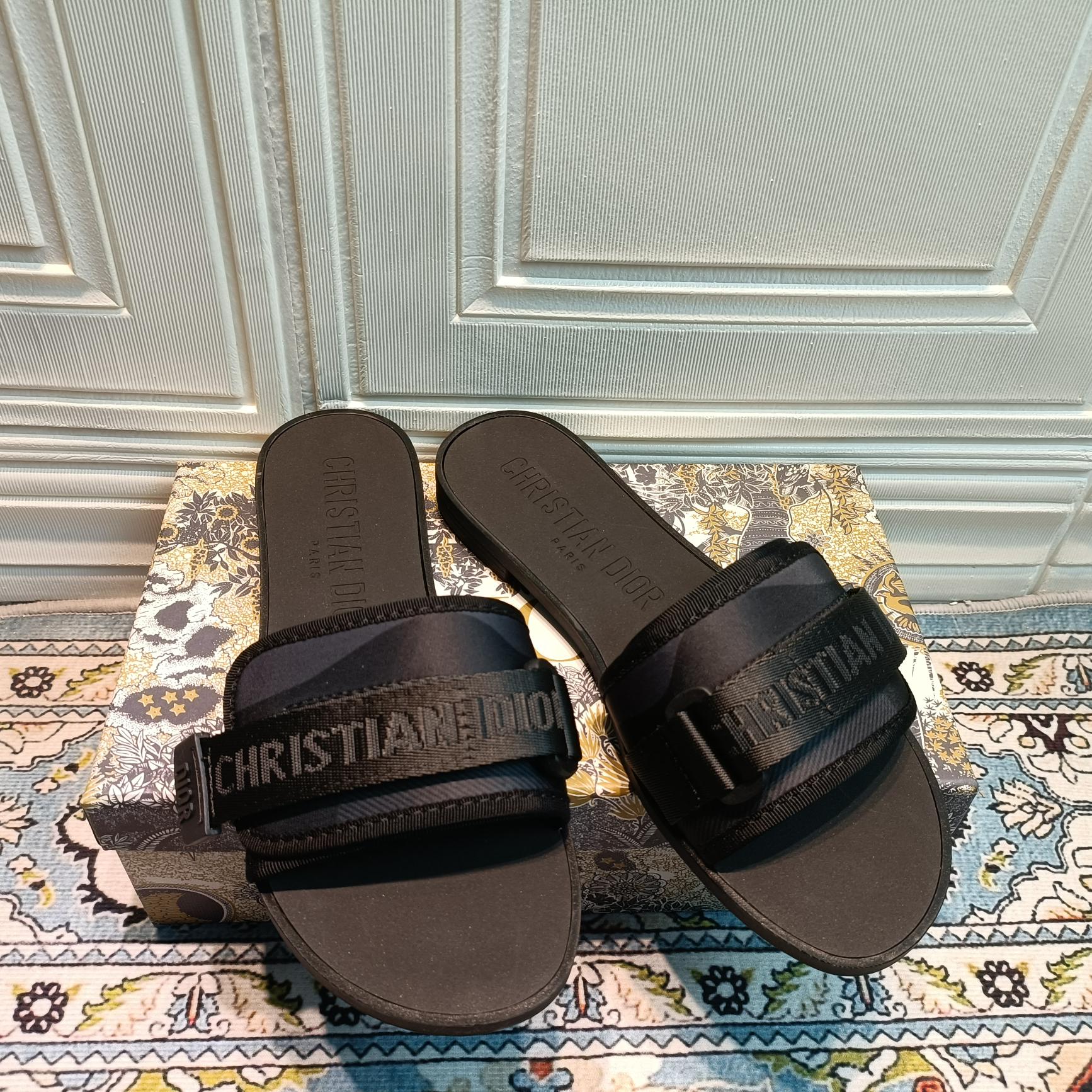Z1ZD20 Popular Slippers