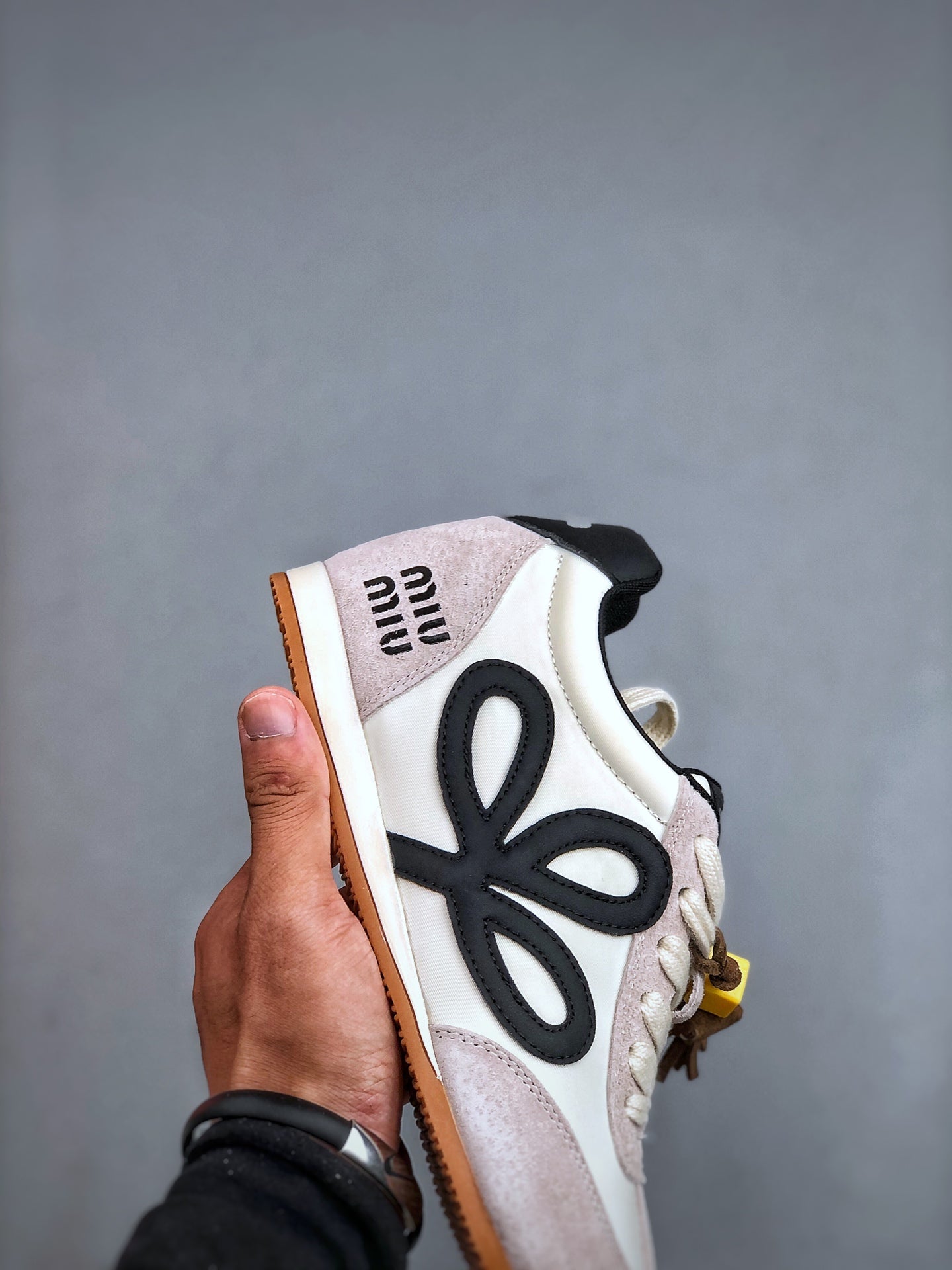 Z4Q95A82 Popular Shoes