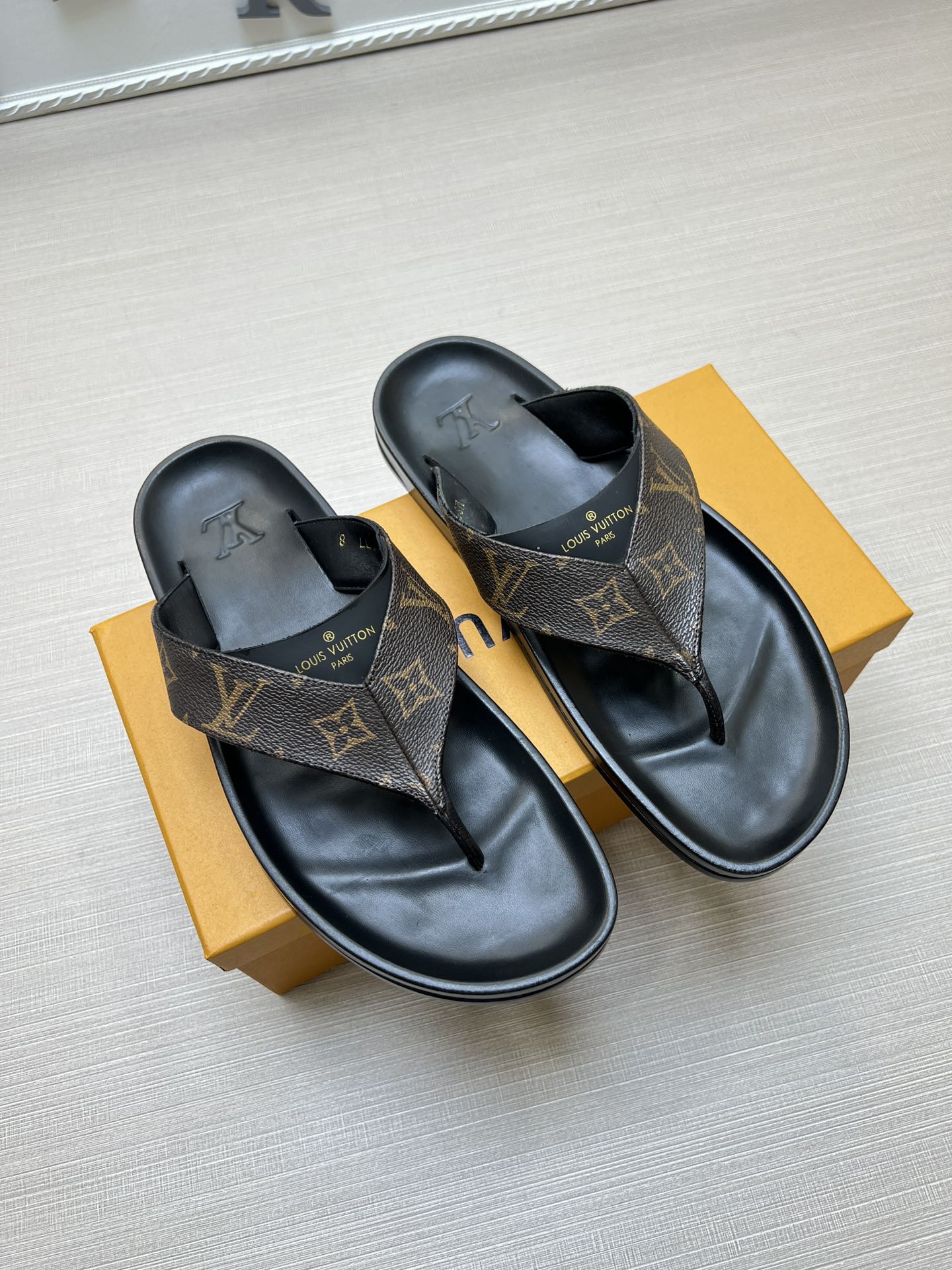 Z5ZE85 Popular slippers
