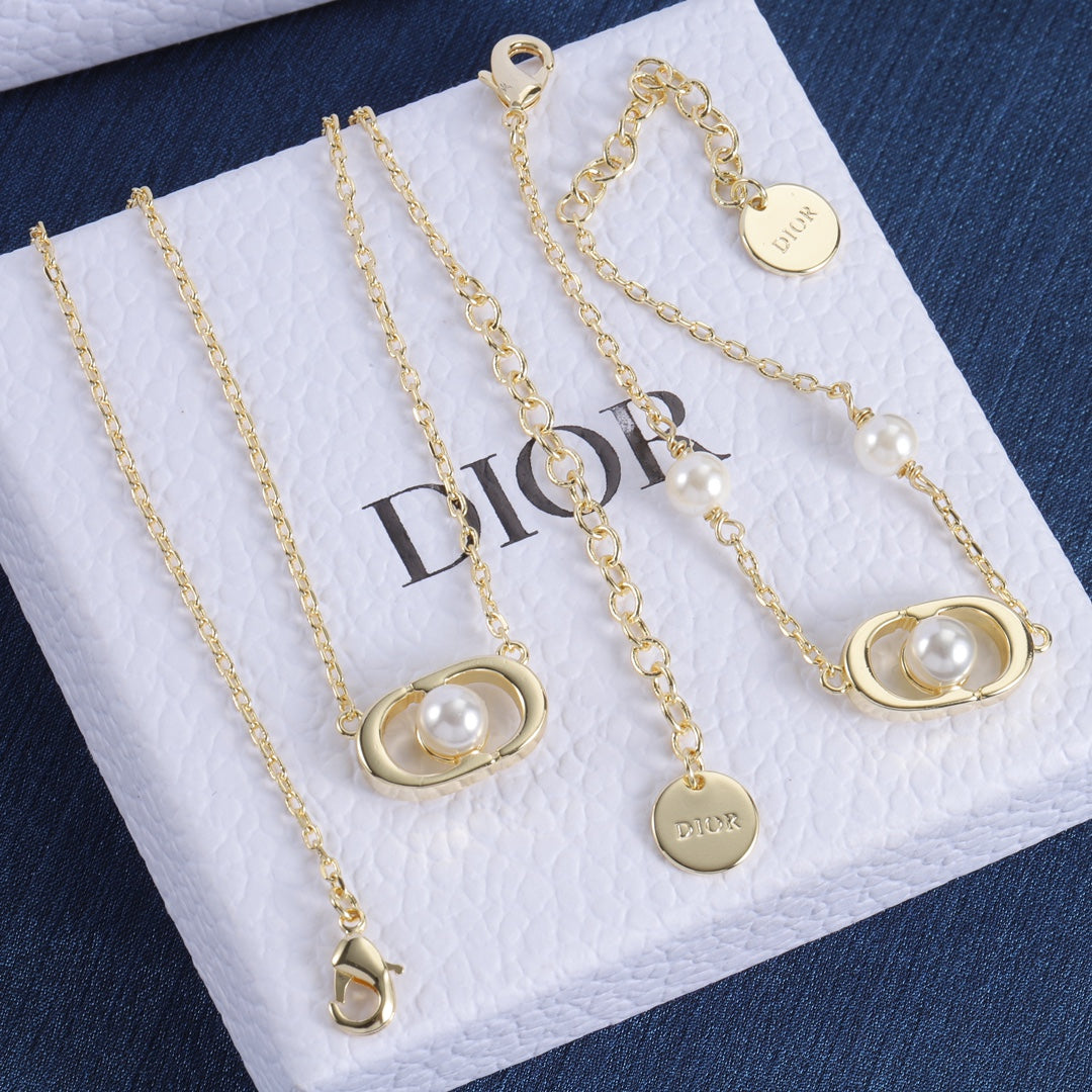 X1R75D24X Popular  Necklaces .
