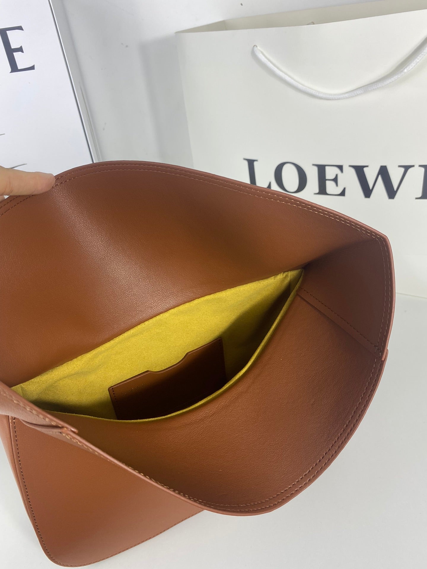 B1R66A10 Popular leather bag