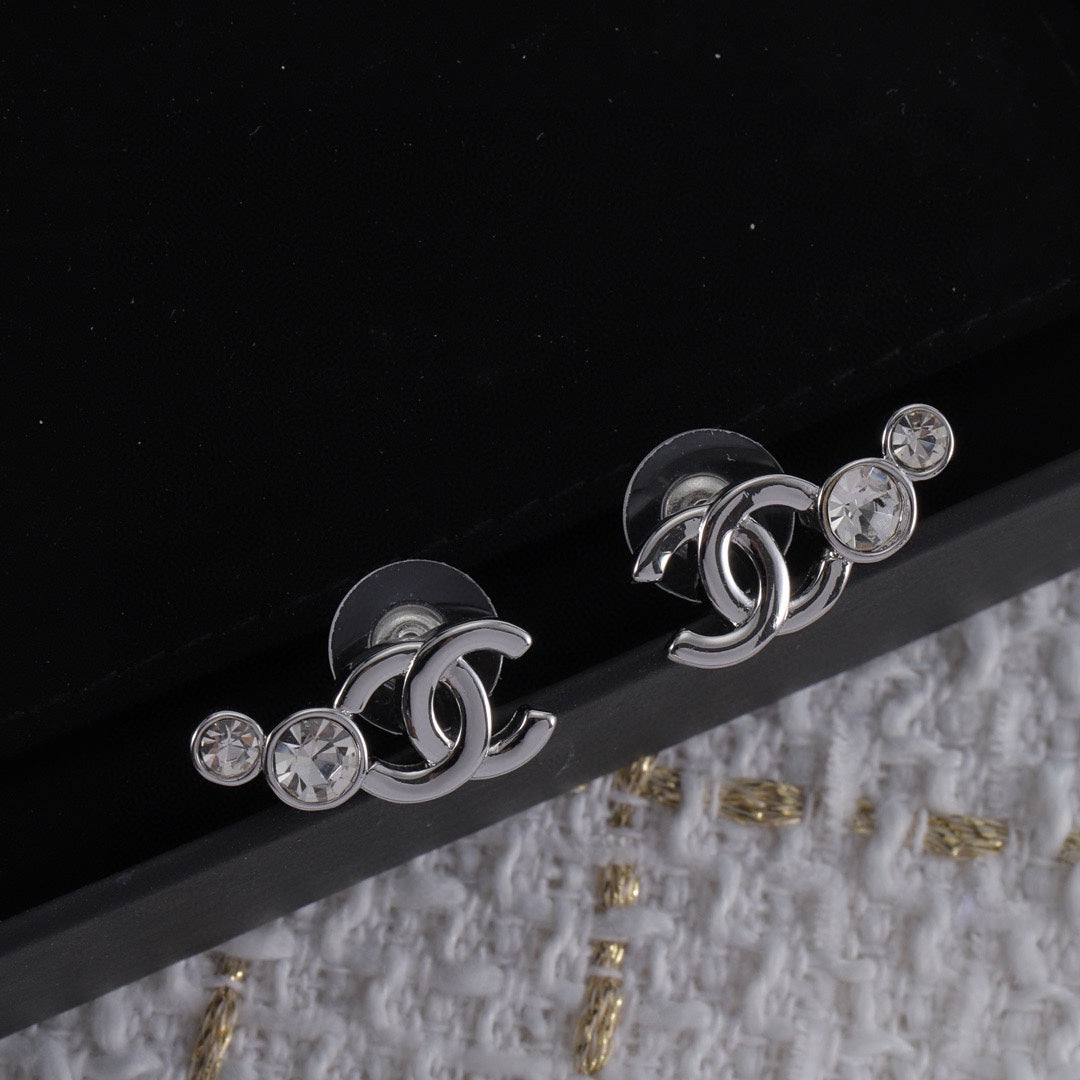 X1Z94C1081E Popular  Earrings