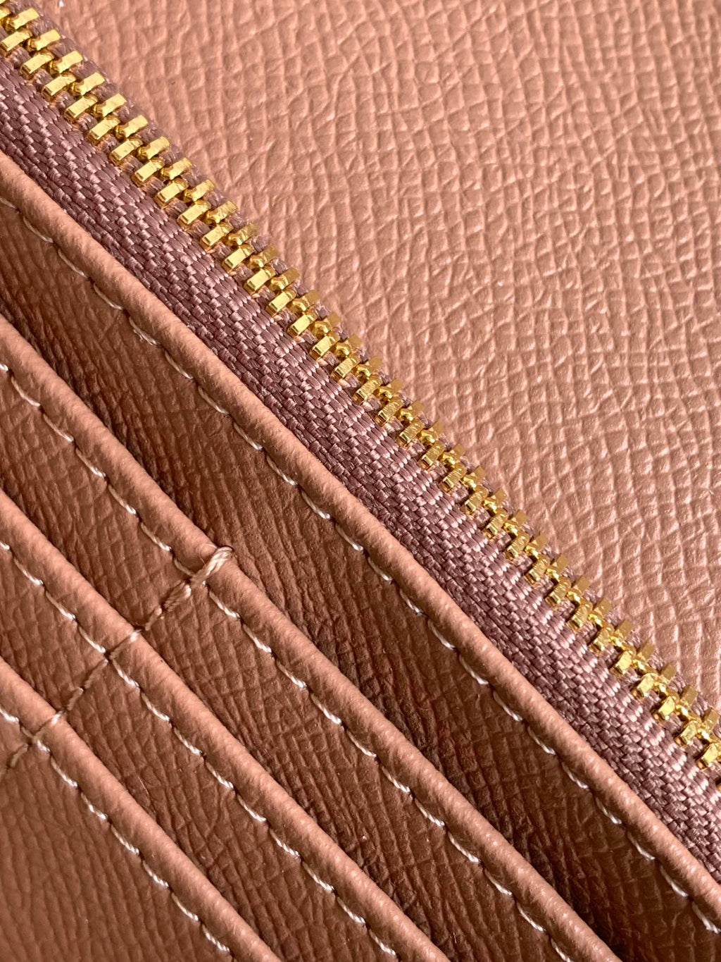B1X44VL272 Popular leather bag 