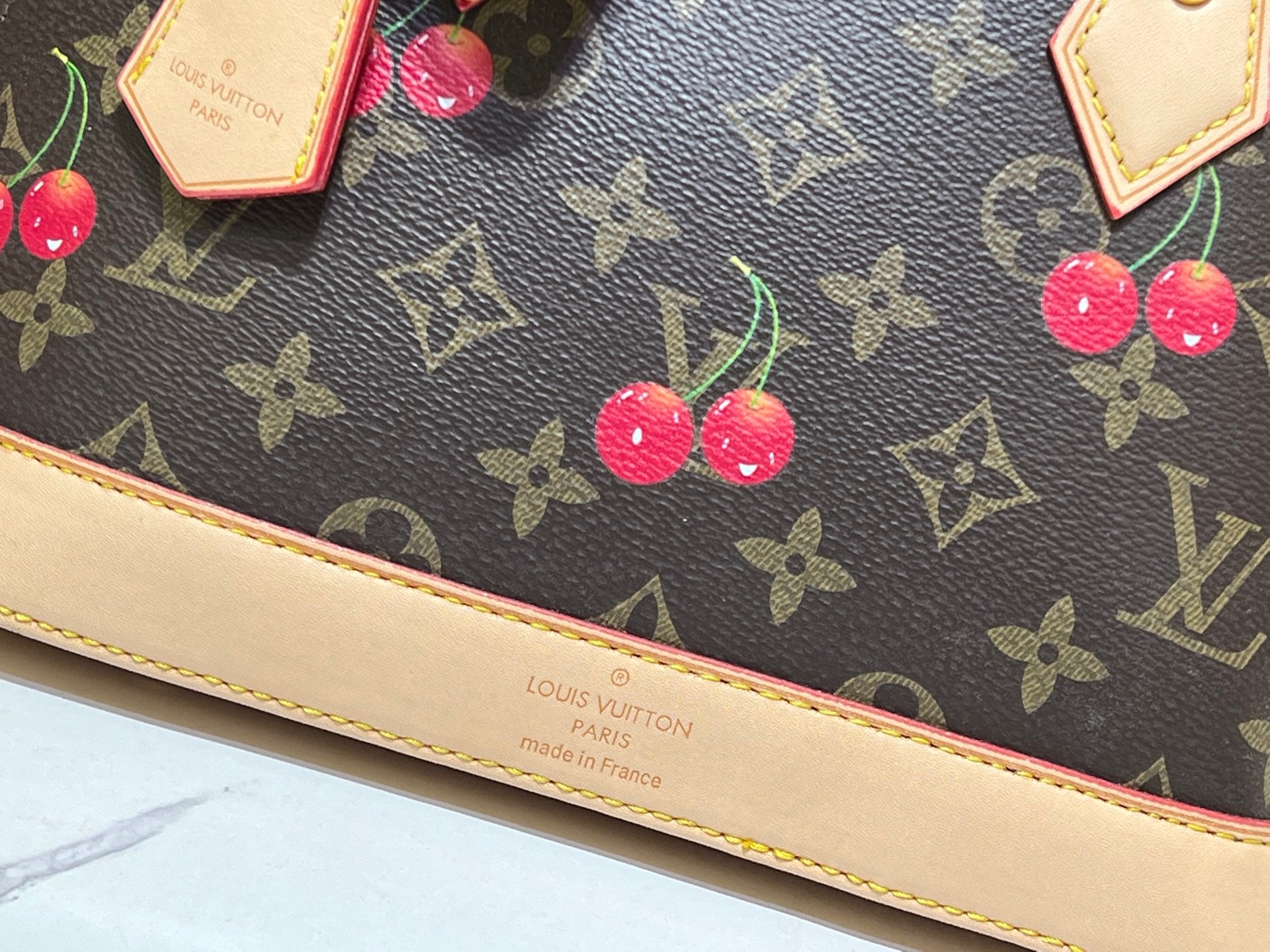 B1P46E85 Popular leather bag