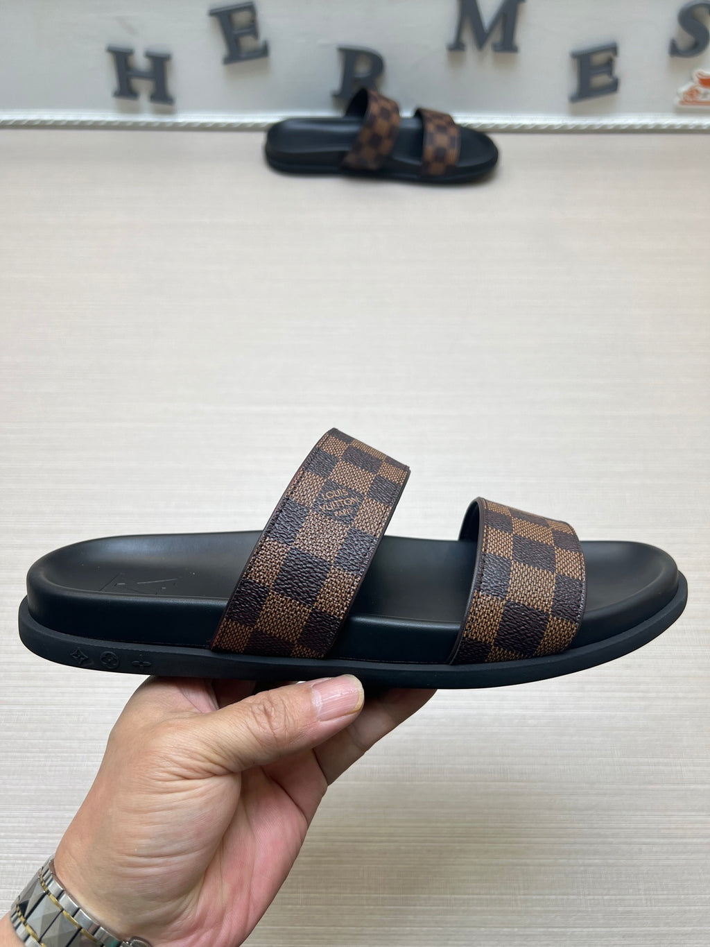 Z5ZE60 Popular slippers