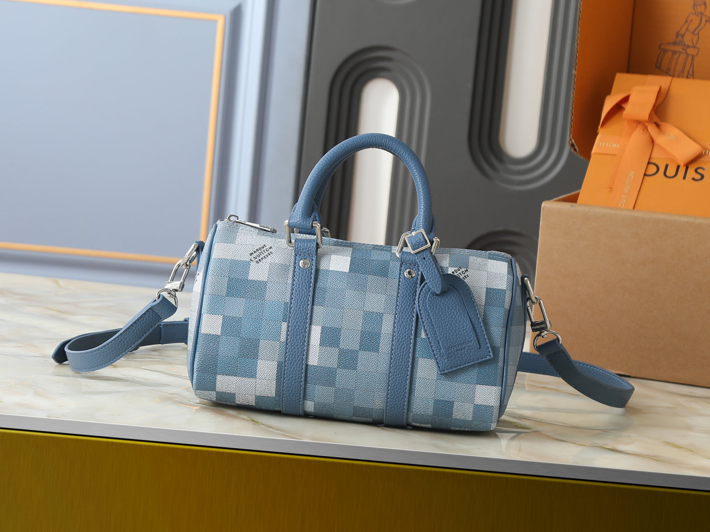 B1R76E51 Popular leather bag