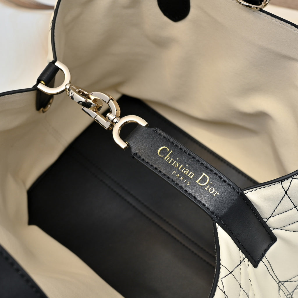 B1R76D40 Popular leather bag