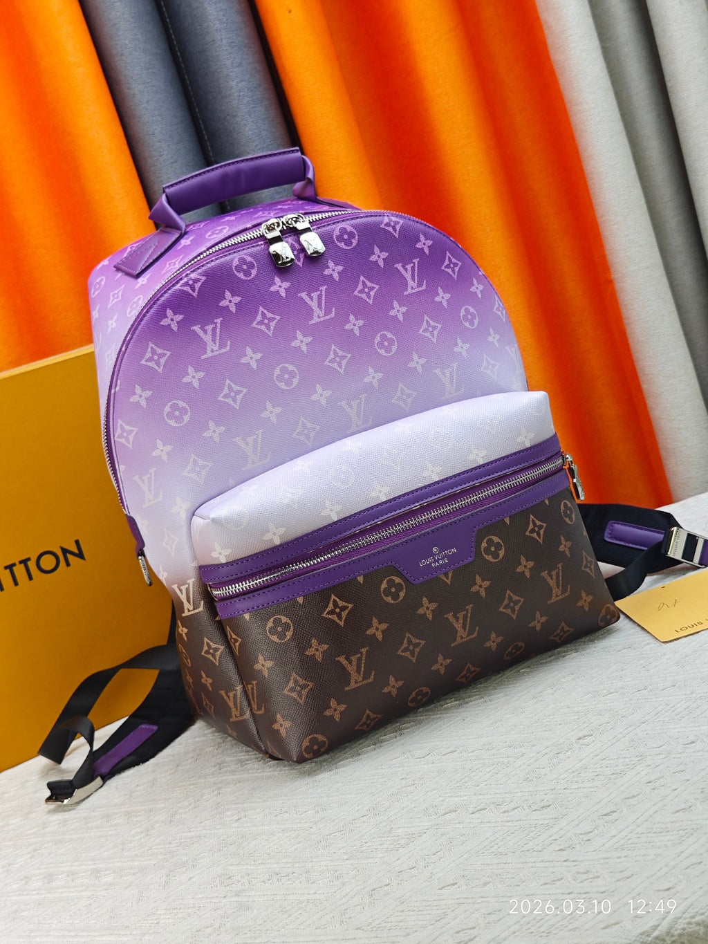 B1P36E18 Popular leather bag
