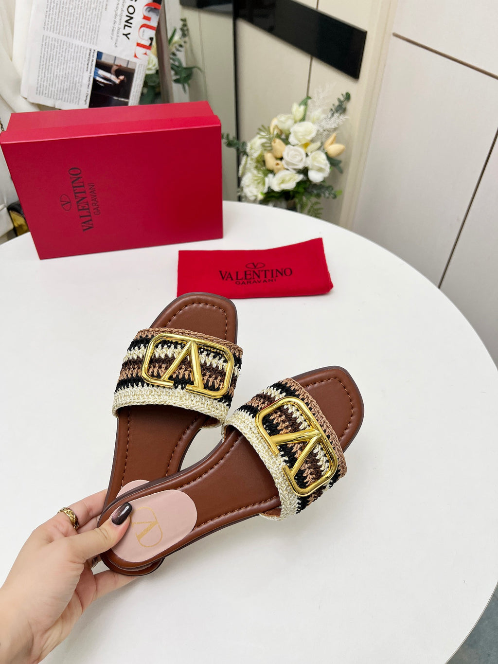 Z2Q55VL31  Popular Slippers