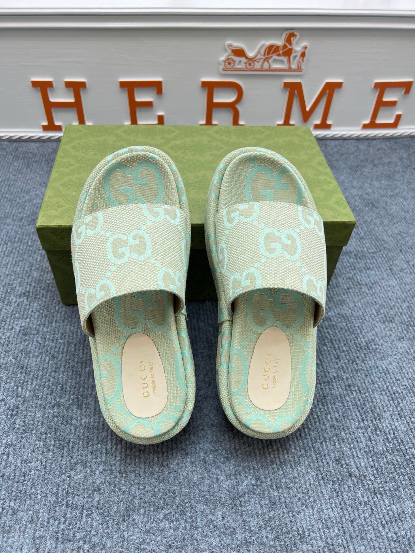 Z5ZB122 Popular slippers  Sole thickness 5.5cm