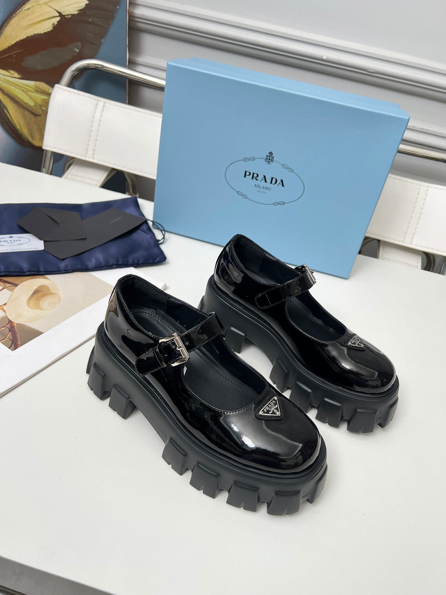 Z2Q95P143  Popular high-quality leather Shoes