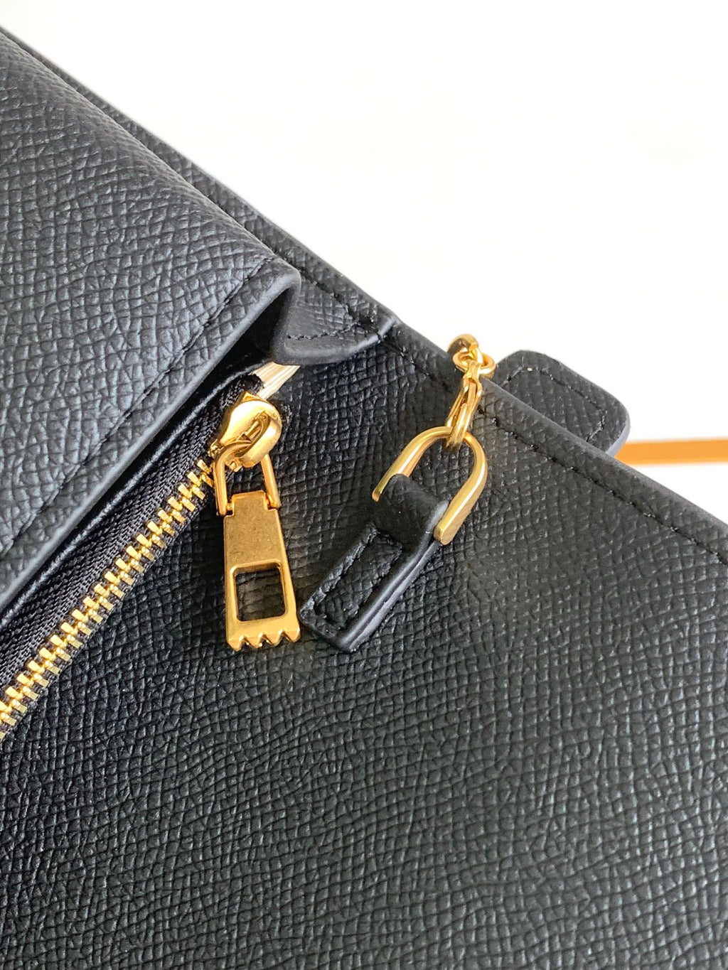 B1X44VL272 Popular leather bag 