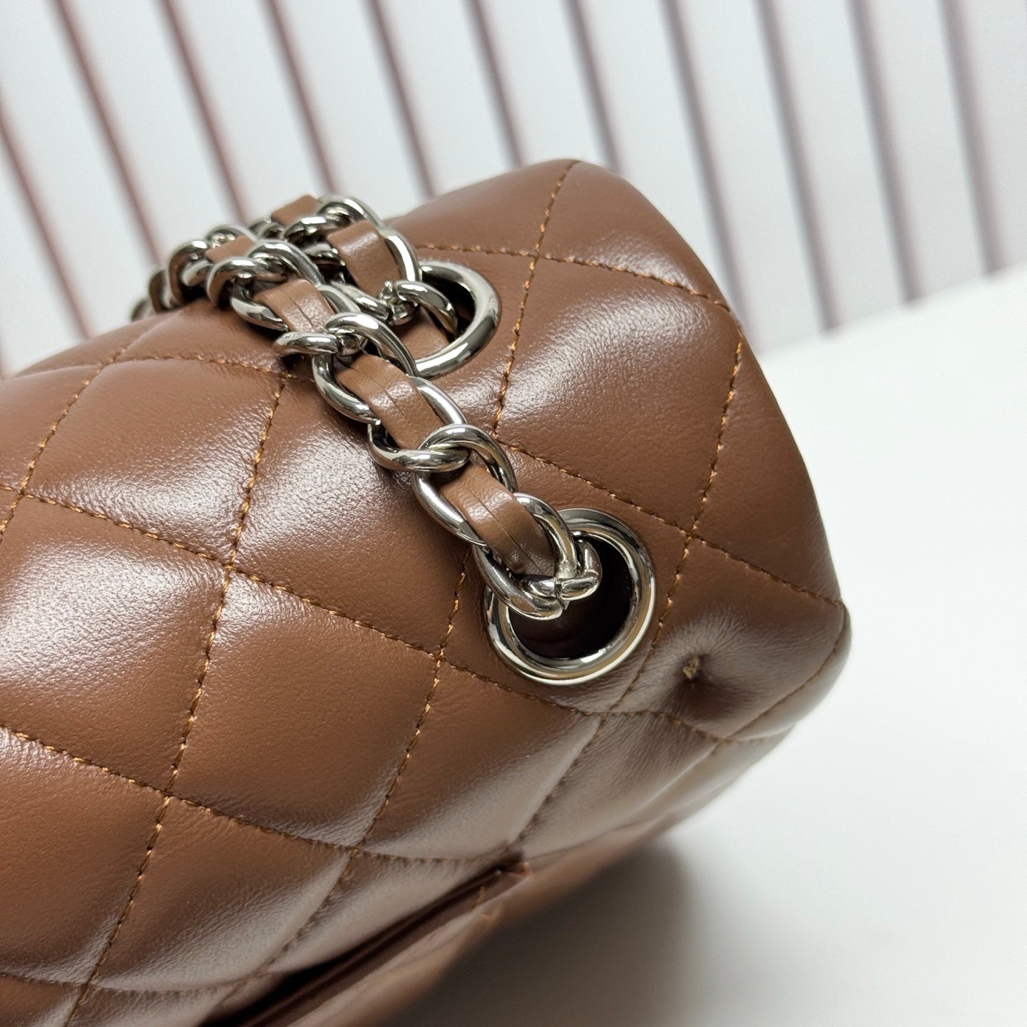 B1R76C11 Popular leather bag