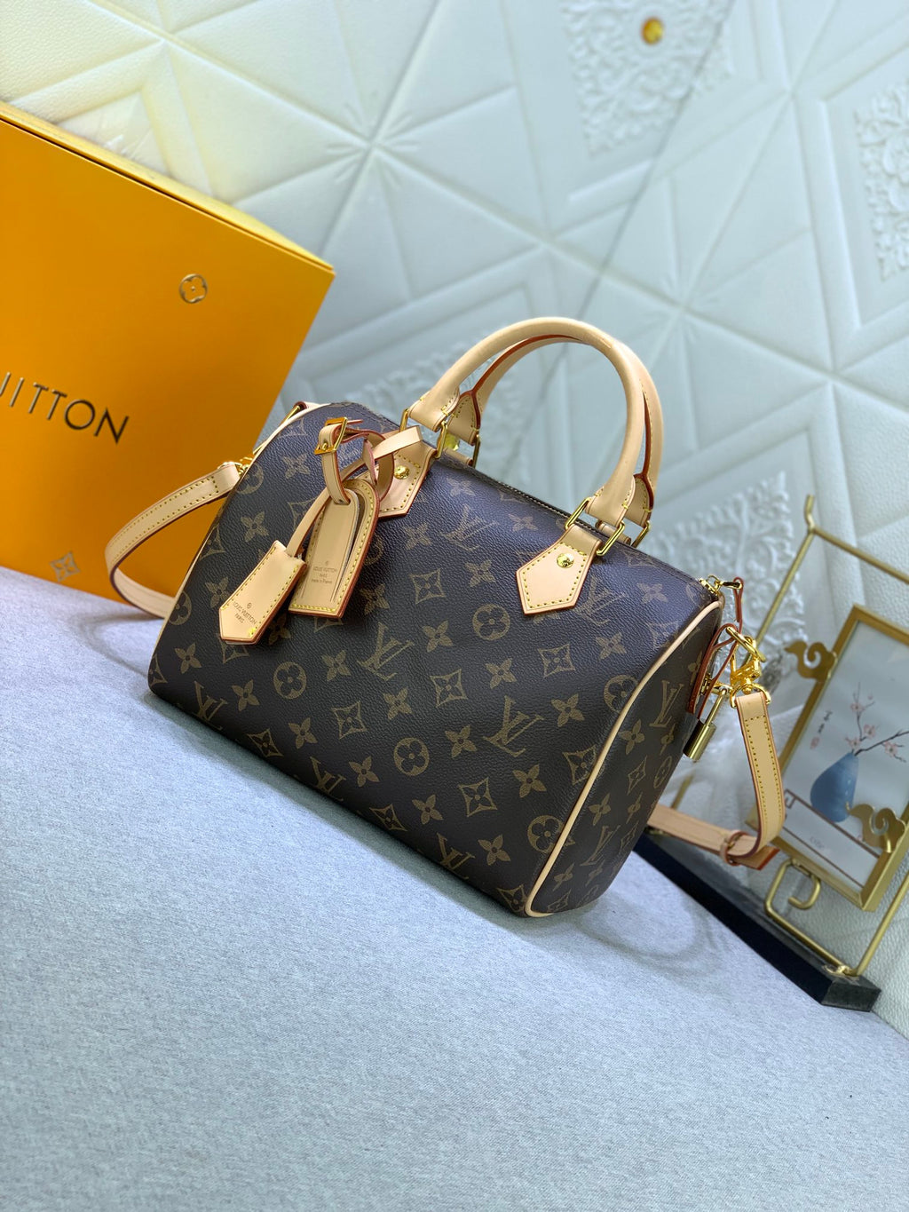 B12X44E268 Popular  leather bag 