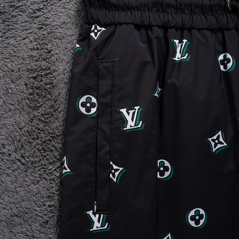 U1N36E21 Popular shorts