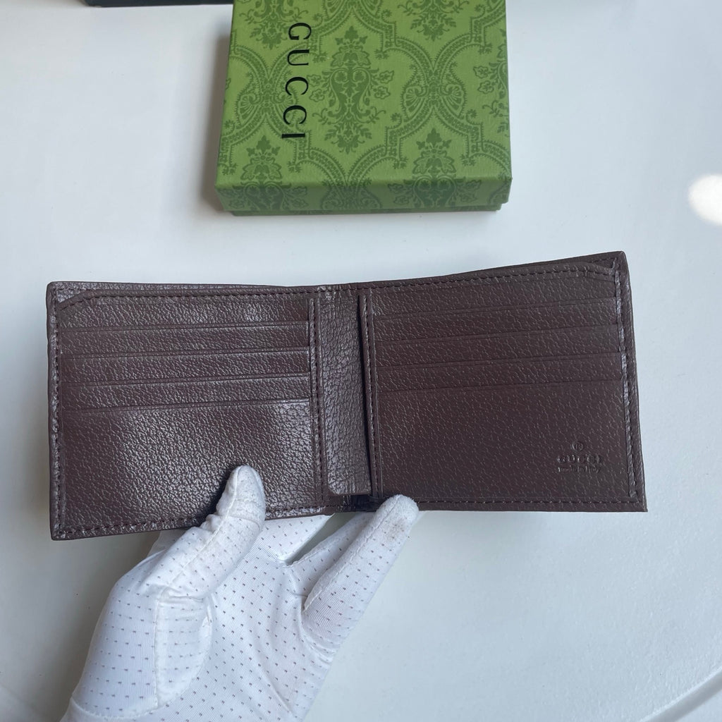 B1X46B7 Popular leather wallets ( with full packaging )