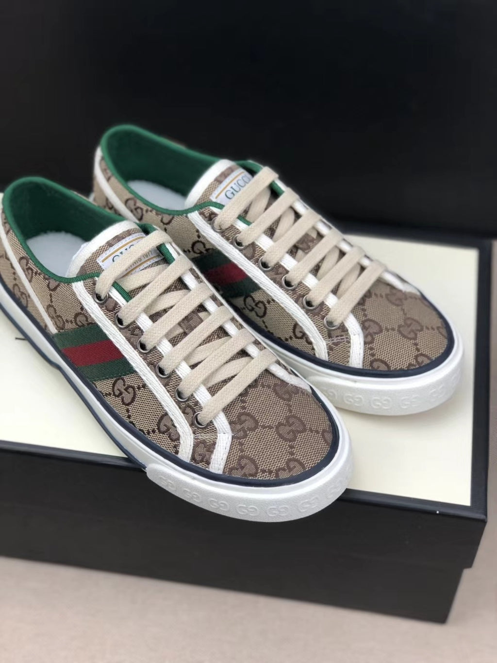 Z2R85B8  Popular high-quality shoes