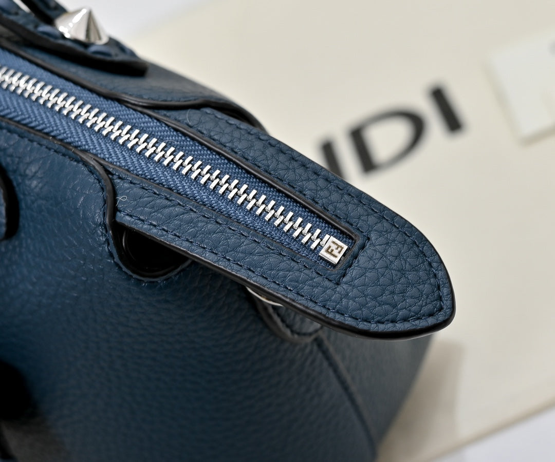 B1W35F109 Popular  leather bag