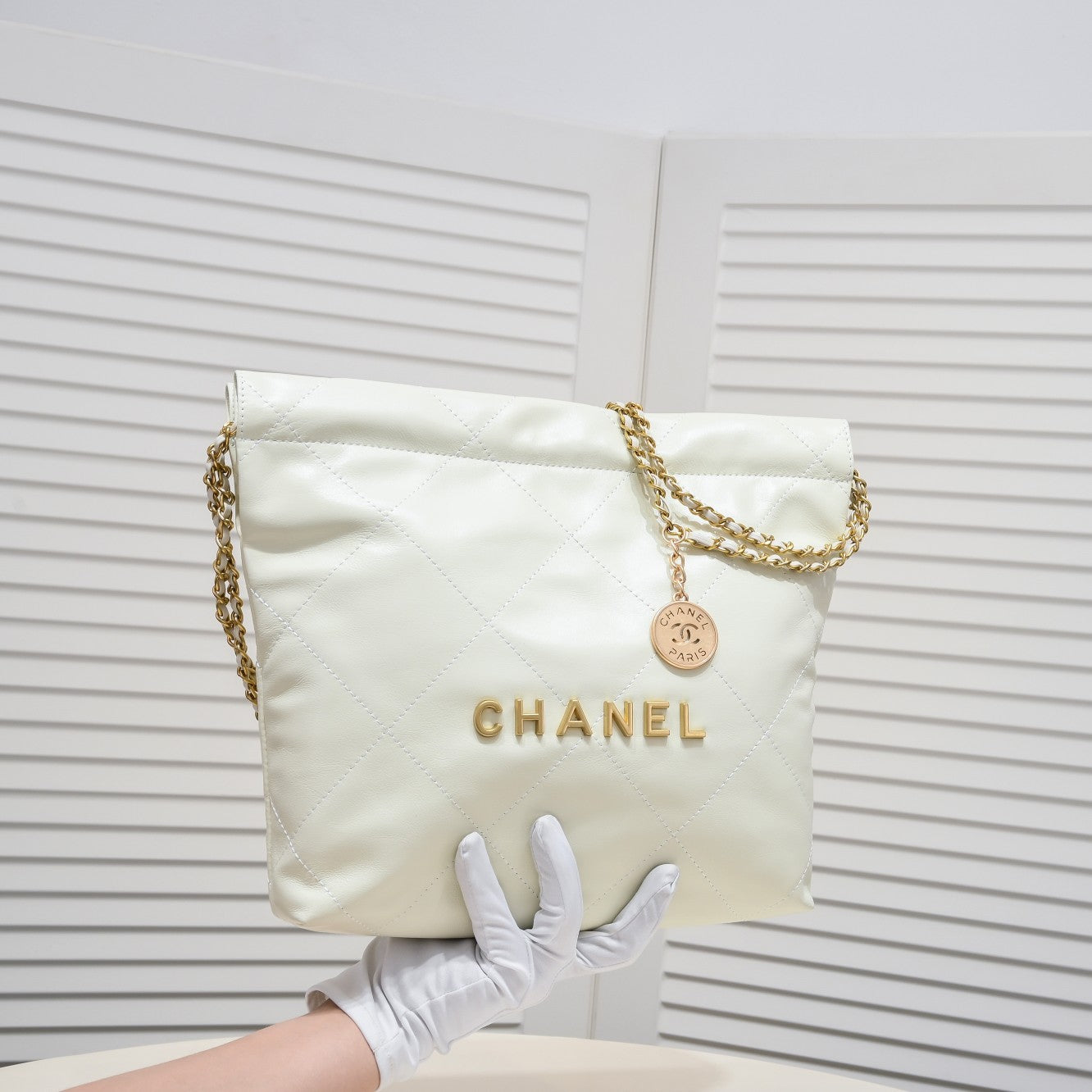 B1X43C70 Popular  leather bag 