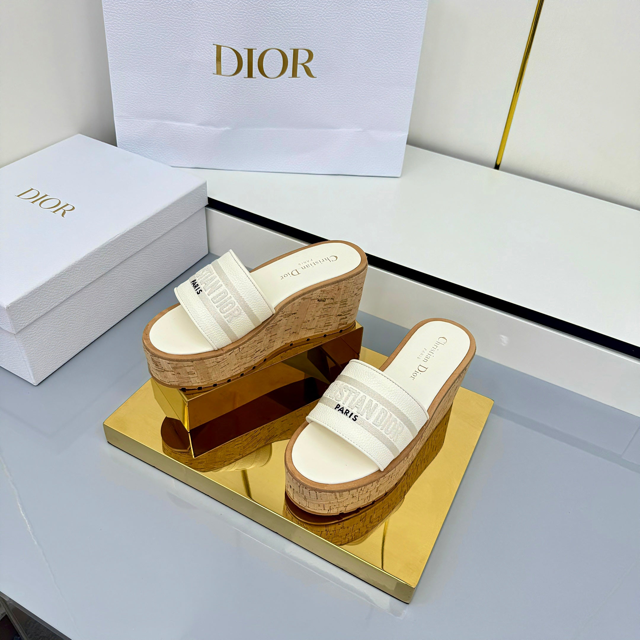 Z2Q105D287 Popular high-quality Shoes