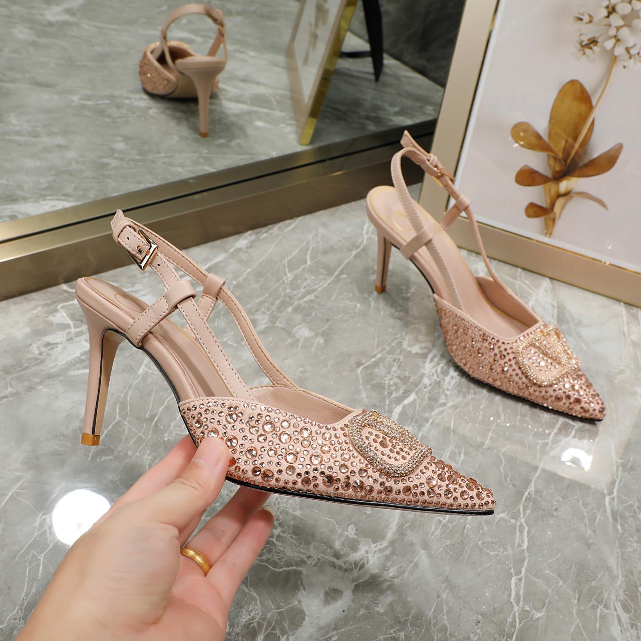 Z2R45VL13 Popular leather  High heels