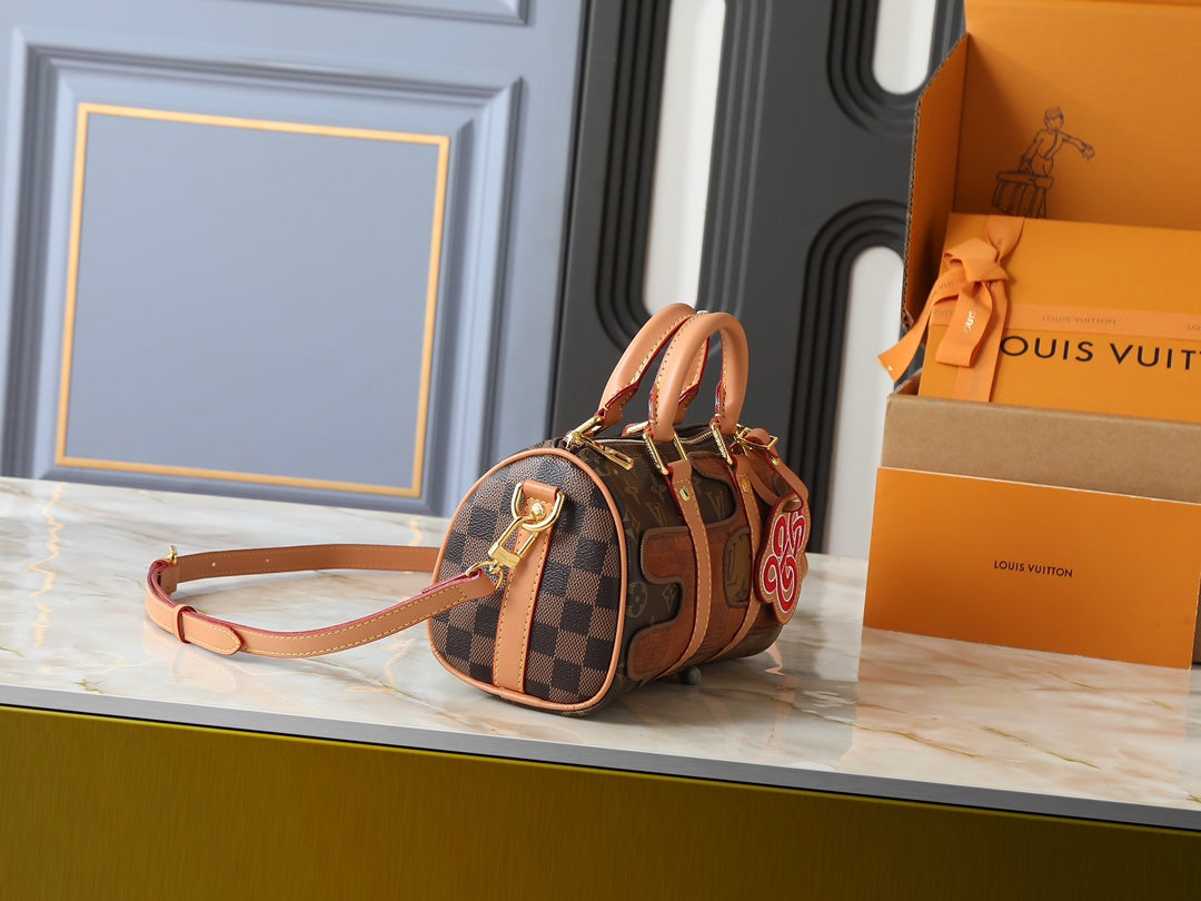 B1P46E31 Popular leather bag