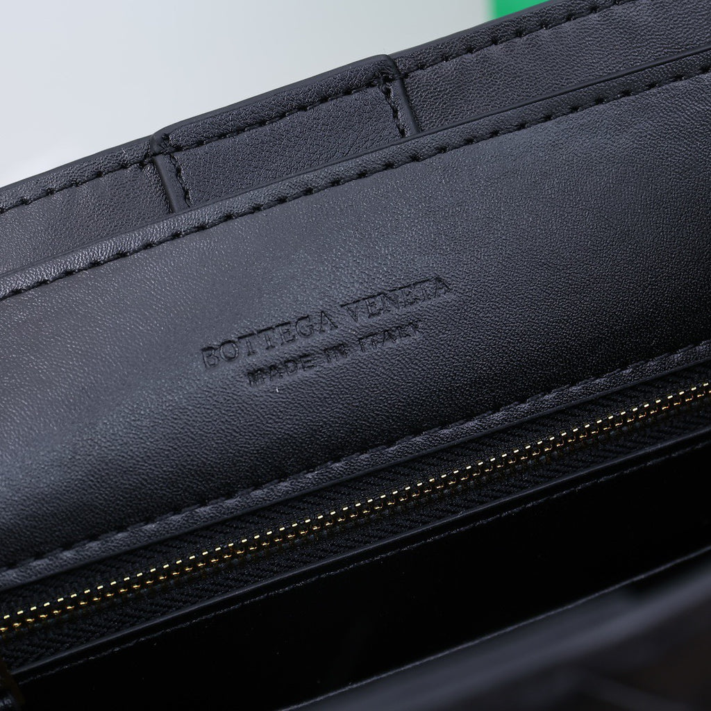 B1X104A80 Popular  leather bag