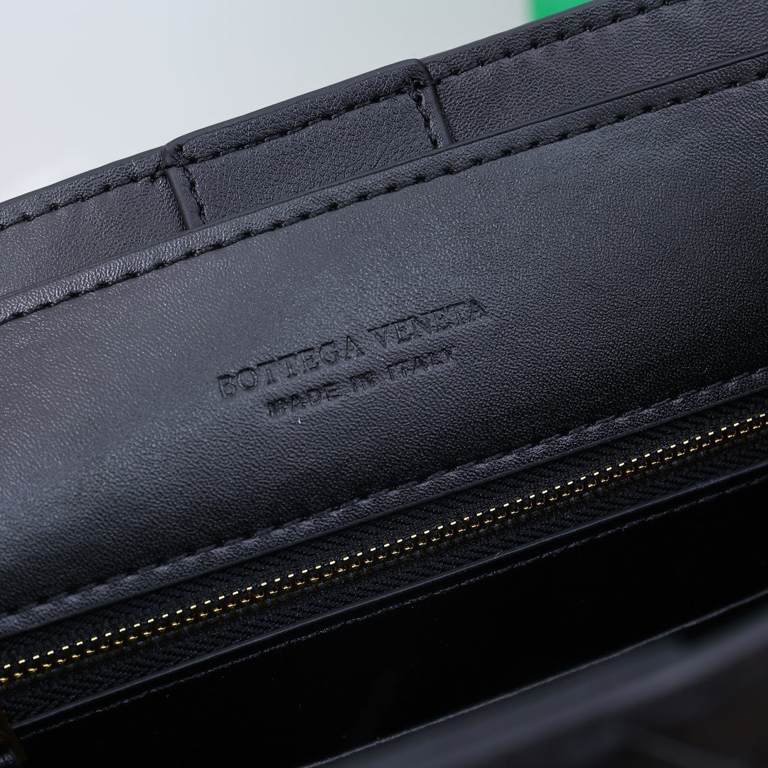 B1X104A80 Popular  leather bag